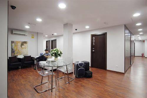Dormavalencia Hostel Regne Buitenkant foto